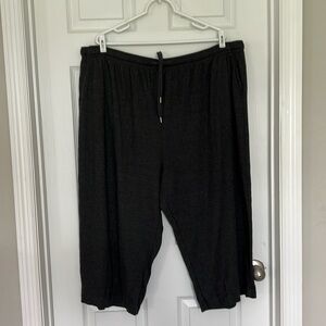 Woman Within women’s gray knit capri pants